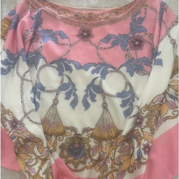 Silk colorful top .. looks beautiful with a pair of white pants - Picture 1 of 3